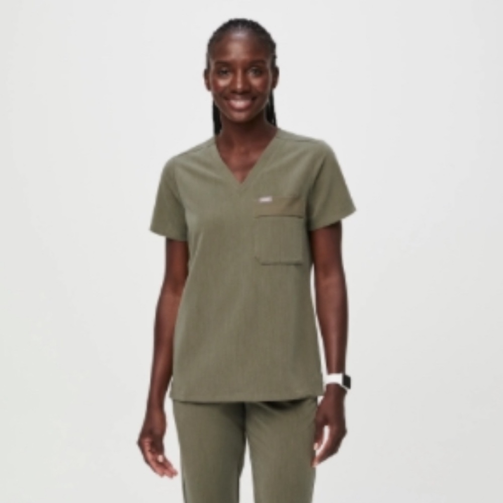 Heather Olive FIGS scrub set XXS top & XSP pant